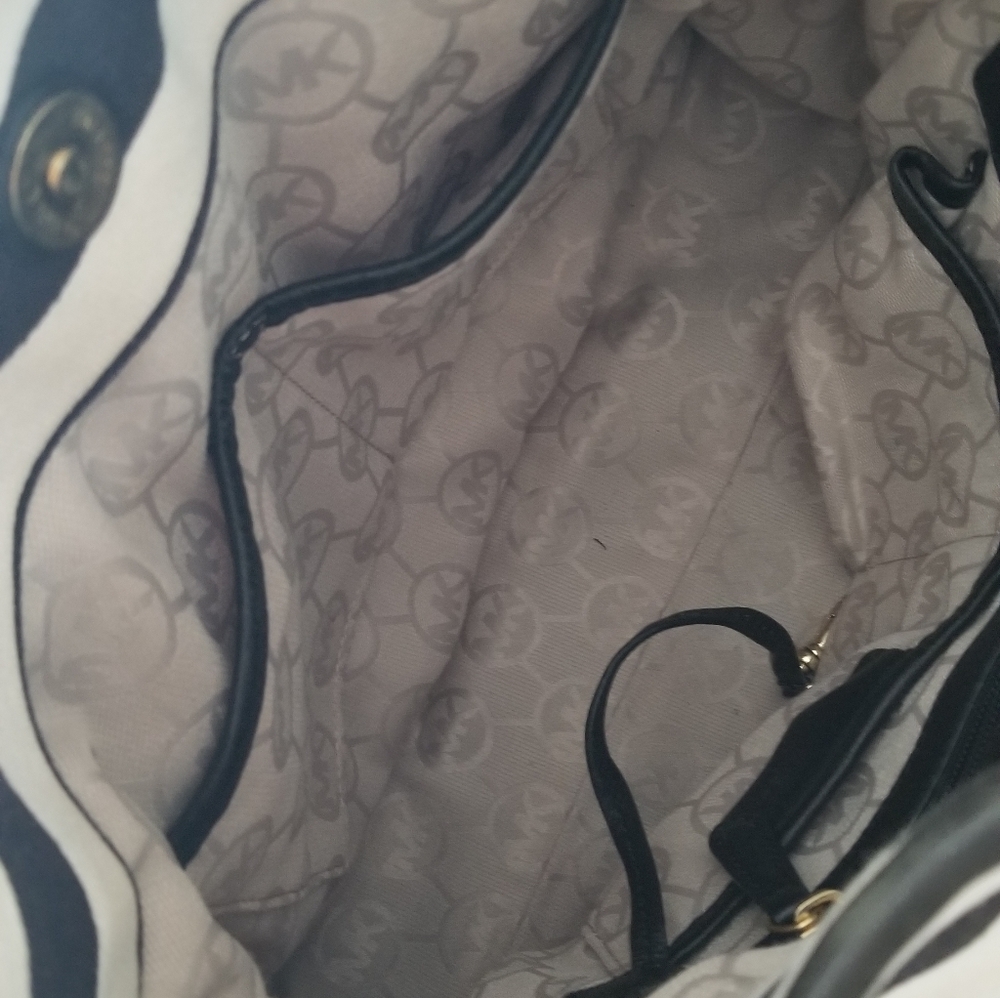 Michael Kors Large Hamilton Satchel - Picture 8 of 16